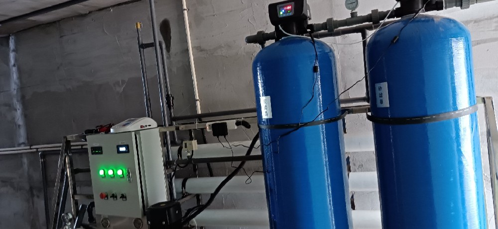 青岛市北宅社区的毕先生采购2吨的直饮水设备供村民饮用